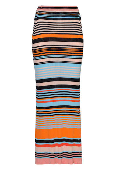 A multi-stripe long skirt infused with '90s grunge mood. Made from relaxed knit material for exceptional comfort. A set-up style with the matching top is also recommended. Skirt ¥56,000 (DIESEL BLACK GOLD)