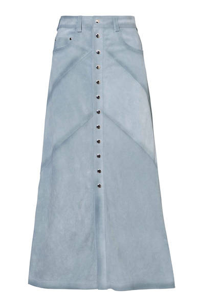 A maxi skirt in leather with a faded texture. The front buttons and deep slit add a sense of liberation with every step, creating a feminine impression. Skirt ¥129,000 (DIESEL BLACK GOLD)