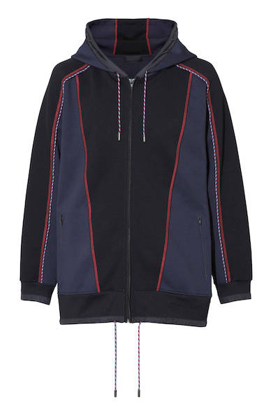 A jacket with a graphical design, featuring piping along the body and sleeves. It creates a sporty yet refined adult casual style. Parka ¥56,000 (DIESEL BLACK GOLD)