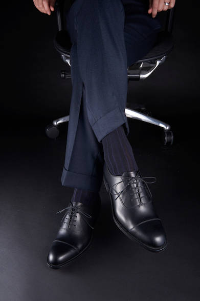 <strong>03PR</strong><br>¥27,000 (excl. tax)<br>The classic straight tip features a transparent finish on the vamp, creating a refined and sophisticated adult look. The inner-laced straight tip is a must-have item that exudes a calm atmosphere in business settings.