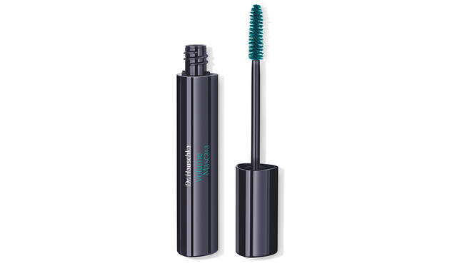 <strong>ボリュームマスカラ 04</strong><br>容量｜8mL<br>価格｜3800円（税抜）