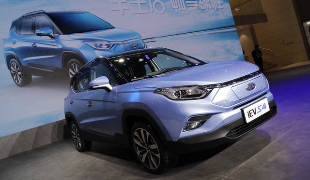 JAC iEV S4