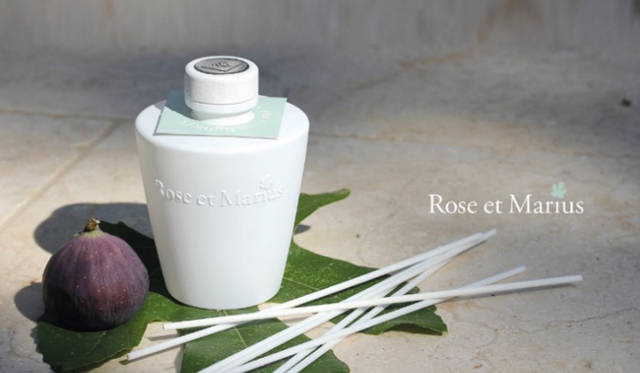 The diffuser scents are rosé wine, rose, fig, linden, and plane tree.