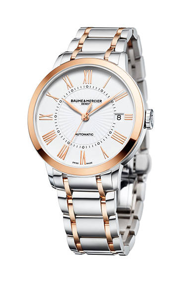 <strong>クラシマ レディス Ref.10223</strong><br/>ケース｜ステンレススチール<br/>直径｜36.5mm<br/>厚さ｜7.95mm<br/>ムーブメント｜クォーツ<br/>機能｜日付表示<br/>ブレスレット｜ステンレススチール<br/>防水性｜5気圧<br/>発売時期｜5月予定<br/>税込予価｜45万3600円<br/><br/>ボーム＆メルシエ<br/>Tel. 03-3288-6335<br/>http://www.baume-et-mercier.jp/<br/>