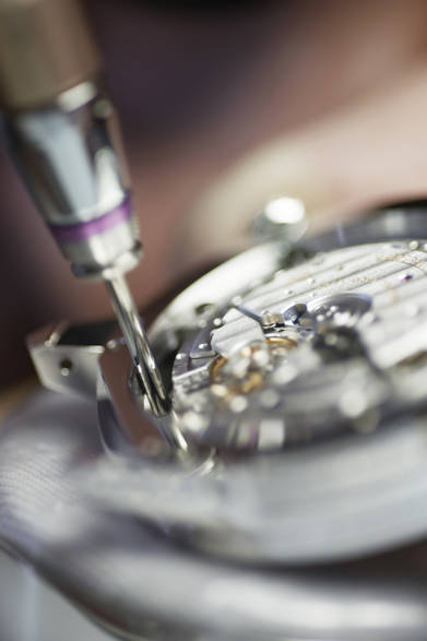 Case | 18K white gold<br />Diameter | 39mm<br />Thickness | 8.68mm<br />Movement | Automatic, Cal. 942<br />Power reserve | 40 hours<br />Strap | Alligator strap<br />Functions | Hours, minutes, minute repeater<br />Price (excl. tax) | ¥28,500,000<br />Expected release | August