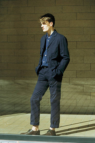 Jacket ¥43,200, trousers ¥25,920, shoes ¥51,840 (all MHL.), shirt ¥32,400 (Margaret Howell)