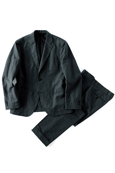 Jacket ¥52,920, trousers ¥30,240 (both Margaret Howell)