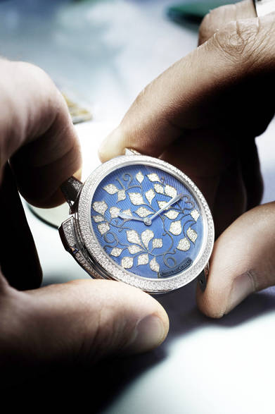 Case | 18K white gold<br />Diameter | 39mm<br />Thickness | 8.68mm<br />Movement | Automatic, Cal. 942<br />Power reserve | 40 hours<br />Strap | Alligator strap<br />Functions | Hours, minutes, minute repeater<br />Price (excl. tax) | ¥28,500,000<br />Expected release | August