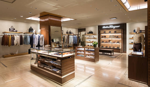 <strong>SALVATORE FERRAGAMO</strong><br />Isetan Shinjuku Men's Building 4F, International Luxury