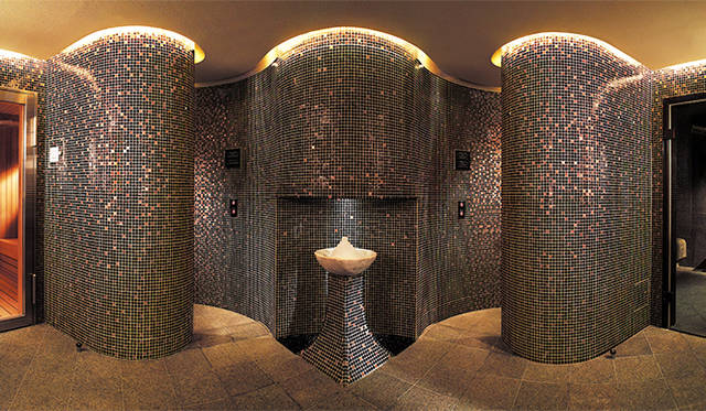 The Peninsula Spa<br />1-8-1 Yurakucho, Chiyoda-ku, Tokyo 6F<br />Tel | 03 6270 2299 (Direct to Spa)<br />Spa Hours | 10:00 AM - 10:00 PM