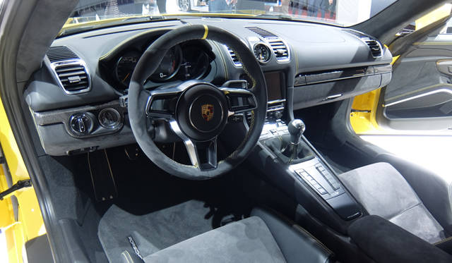 Porsche Cayman GT4