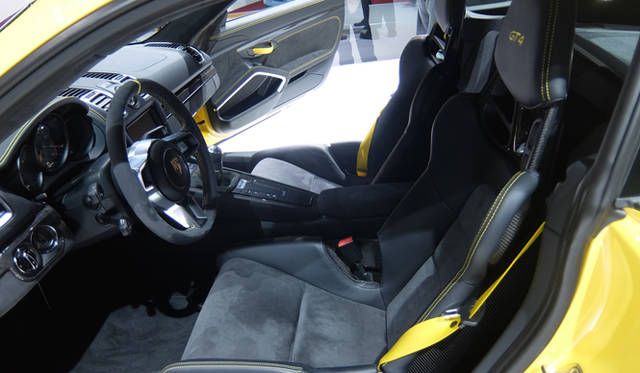 Porsche Cayman GT4