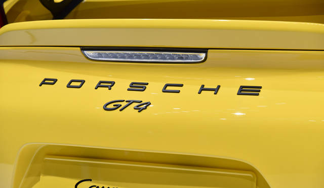 Porsche Cayman GT4
