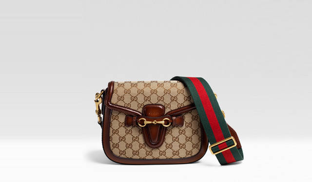 "Lady Web" Original GG Canvas Shoulder Bag<br />¥214,920