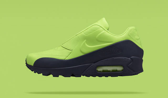 <strong>NikeLab</strong><br />NikeLab × sacai Collection<br />NikeLab × sacai Air Max 90