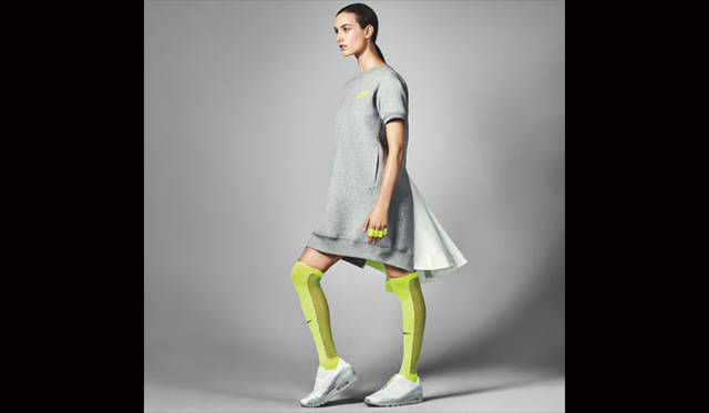 <strong>NikeLab</strong><br />NikeLab × sacai Collection<br />