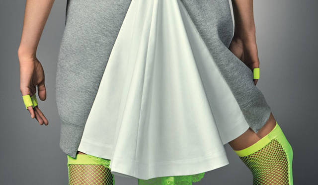 <strong>NikeLab</strong><br />NikeLab × sacai Collection<br />