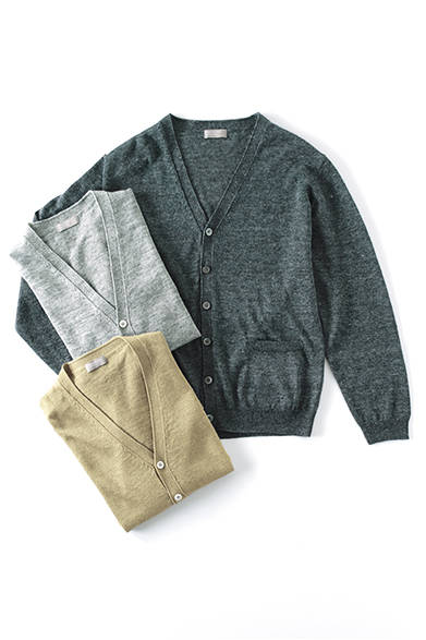<strong>MARGARET HOWELL</strong><br />This soft, smooth-touch cardigan, made from linen, is available in four colours, including the blue worn by the model. Note the rich, melange texture that cannot be achieved with solid colours. Cardigans ¥27,000 each (all Margaret Howell)
