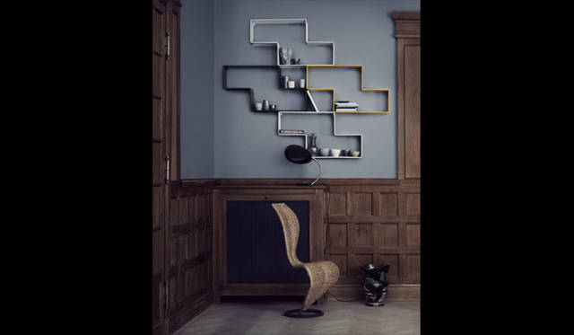 <strong>LIVING MOTIF</strong><br />The "GUBI" wall-mounted shelf, which can be used individually or combined like a puzzle, is a 1950s reproduction. It adds a sense of rhythm to the space. ¥61,560 each