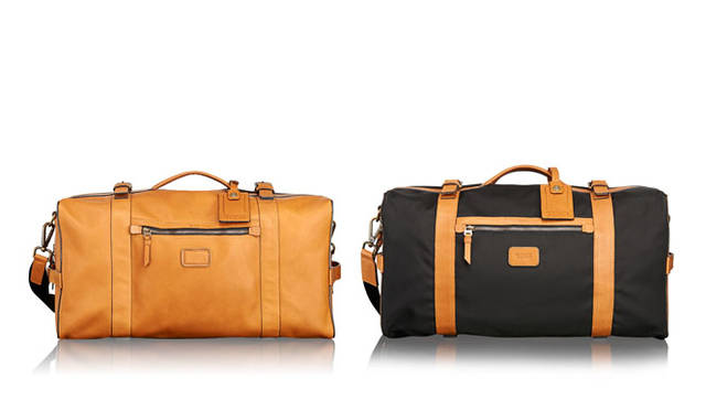 <strong>TUMI</strong><br />"Tumi 1975 Collection"<br />Left: Square Duffel ¥253,800 (Tan). Right: ¥151,200 (Black/Tan)