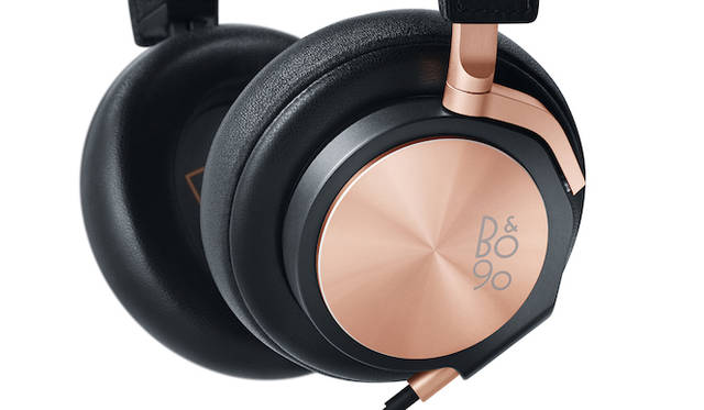 <strong>Bang & Olufsen Love Affair Collection BeoPlay H6</strong><br />Headphones designed for comfortable wear. Crafted with carefully selected high-quality materials for natural, immersive sound. ¥41,715 (excl. tax)