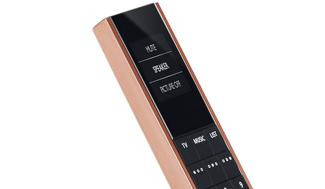 <strong>Bang & Olufsen Love Affair Collection BeoRemote One</strong><br />Molded from a single aluminum plate with an ergonomic design. Its satisfying weight makes it hard to put down once held. ¥43,000 (excl. tax)