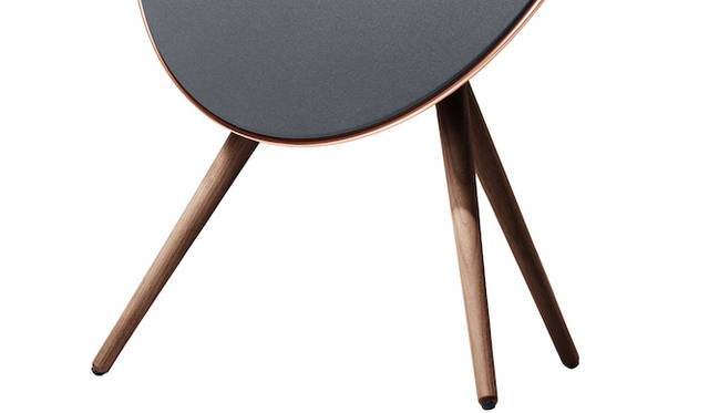 <strong>Bang & Olufsen Love Affair Collection BeoPlay A9</strong><br />A wireless speaker with an elegant presence, beautifully designed like a piece of furniture. Its one-touch playback offers a magical user experience. Boasts powerful, beautiful sound. ¥220,000 (excl. tax) 