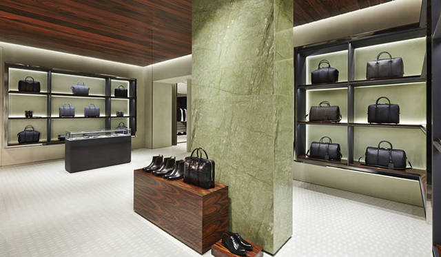 <strong>GIVENCHY by Riccardo Tisci</strong><br />Givenchy Store