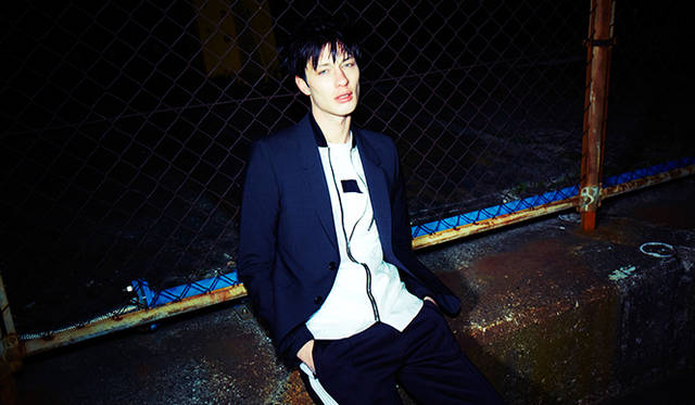 Jacket ¥87,480, blouson ¥49,680, sweatshirt ¥28,080, trousers ¥38,880, sneakers ¥62,640 (all DIESEL BLACK GOLD)