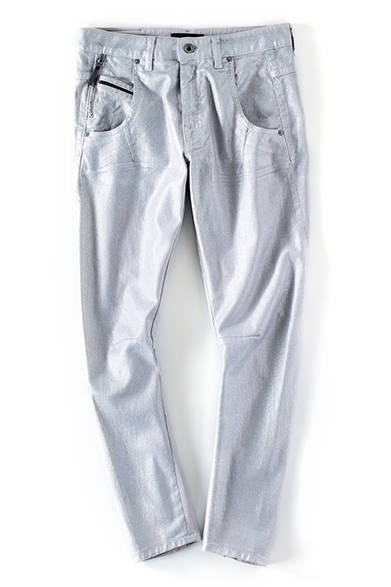 <strong>WOMENS | </strong> These subtly lustrous, delicate silver denim jeans offer a more luxurious and feminine take on grey denim. They are lightweight, soft, and stretchy for comfortable wear. Denim ¥57,240 (DIESEL BLACK GOLD)