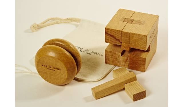 Wooden yo-yo, wooden cube puzzle ¥3,240