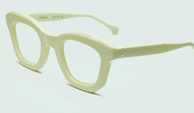 <strong> MAX PITTION｜マックス・ピティオン</strong><br />2015 NEW COLLECTION　「POLITICIAN Bones」4万2120円