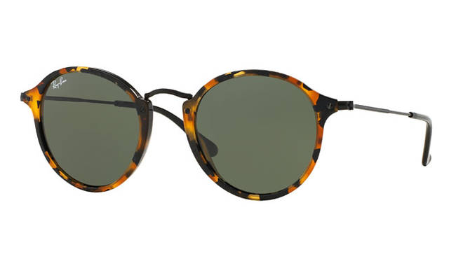<strong>Ray-Ban</strong><br />Model "RB2447F" Ray-Ban®