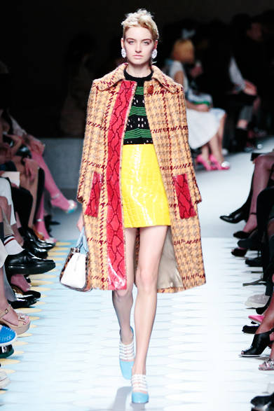 A tweed coat with a nostalgic feel.