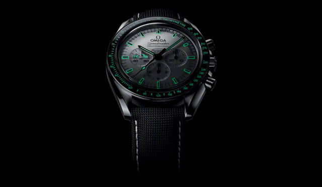 <strong>スピードマスター アポロ13号 45周年記念 スヌーピー アワード</strong><br>ケース｜ステンレススチール＋ブラックセラミックベゼル<br />直径｜42mm<br />ムーブメント｜手巻き（Cal.1861）<br />機能｜クロノグラフ（30分積算計、12時間積算計）<br />ストラップ｜コーデットナイロン<br />防水性｜50ｍ<br />限定数｜世界限定1970本<br />発売時期｜10月予定<br />予価｜71万円（税抜）