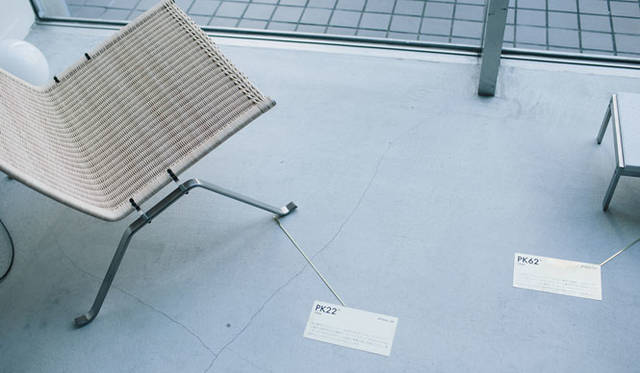 <strong>LIVING MOTIF｜リビング・モティーフ</strong><br />1階ポール・ケアホルム「dialogue with materials－素材との対話－」コーナー