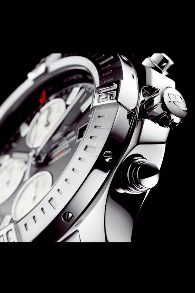 <strong>Colt Chronograph Automatic</strong><br><br>Case: Stainless steel<br>Diameter: 44mm<br>Movement: Self-winding (Cal. 13)<br>Functions: Chronograph (30-minute counter, 12-hour counter), Date display<br>Bracelet: Stainless steel<br>Water resistance: 200m<br>Release: Available now<br>Price: ¥594,000