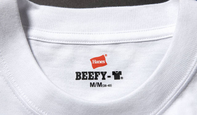 <strong>Hanes</strong><br />"BEEFY T-SHIRT" The name design uses Hanes' standard Tagless specification.