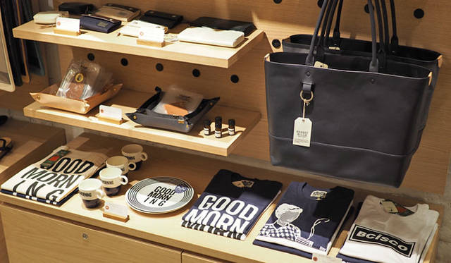 <strong>THE COMMON TEMPO</strong><br />Interior of the Lucua 1100 store