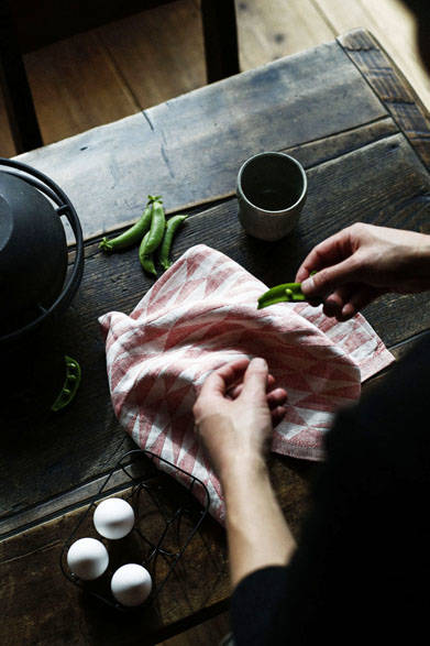 <strong>LAPUAN KANKURIT</strong><br />"TRIANO" Washed Linen Kitchen Towel
