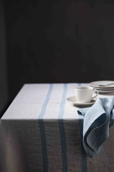 <strong>LAPUAN KANKURIT</strong><br />"USVA" Table Cloth (Blanket)