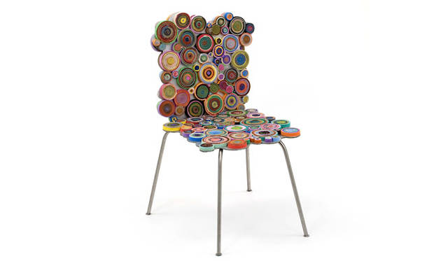<strong>SEIBU Shibuya</strong><br />Vitra Design Museum traveling exhibition "Antibodies: The Works of Fernando and Humberto Campana (1989-2009)"<br />A chair created with a "spring roll" motif. It fully recycles discarded plastic pieces. "Harumaki chair" © Estudio Campana, Photo: Fernando Laszlo