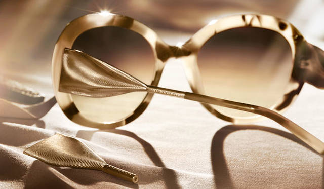 <strong>BURBERRY</strong><br />2015 SPRING & SUMMER EYEWEAR COLLECTION