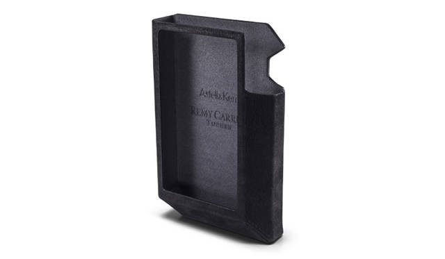 The dedicated case is made of "Dris" nubuck leather from French leather craft manufacturer "Remy Carriat." It is embossed by polishing. Durability has been improved with the cooperation of chemical and electrical materials manufacturer "3M."