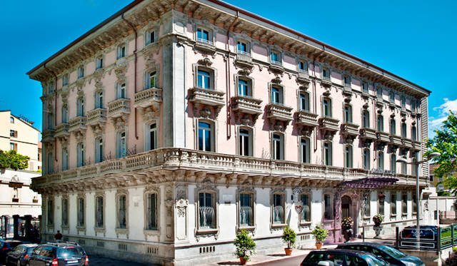 5. Chateau Monfort (Quadrilatero della Moda)