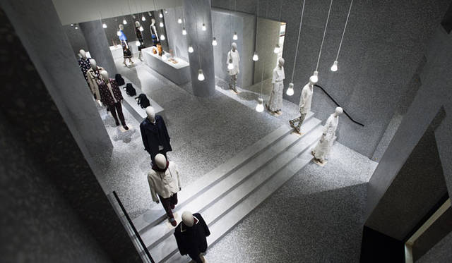 <strong>VALENTINO</strong><br />Valentino Boutique
