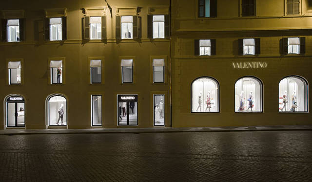<strong>VALENTINO</strong><br />Valentino Boutique