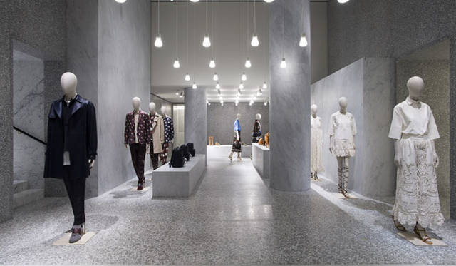 <strong>VALENTINO</strong><br />Valentino Boutique