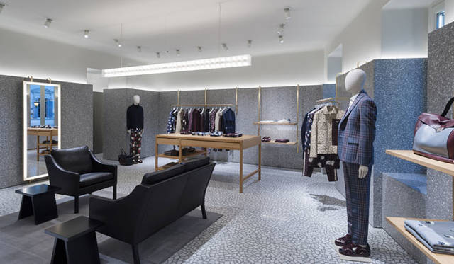 <strong>VALENTINO</strong><br />Valentino Boutique Men