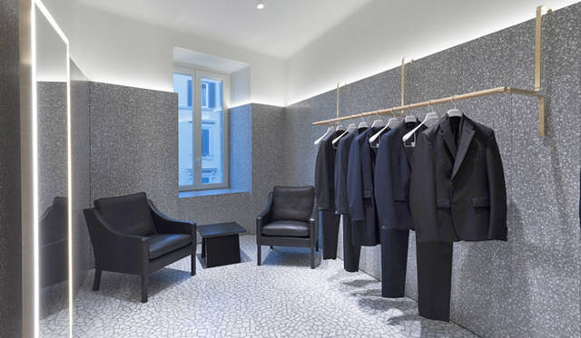 <strong>VALENTINO</strong><br />Valentino Boutique Men
